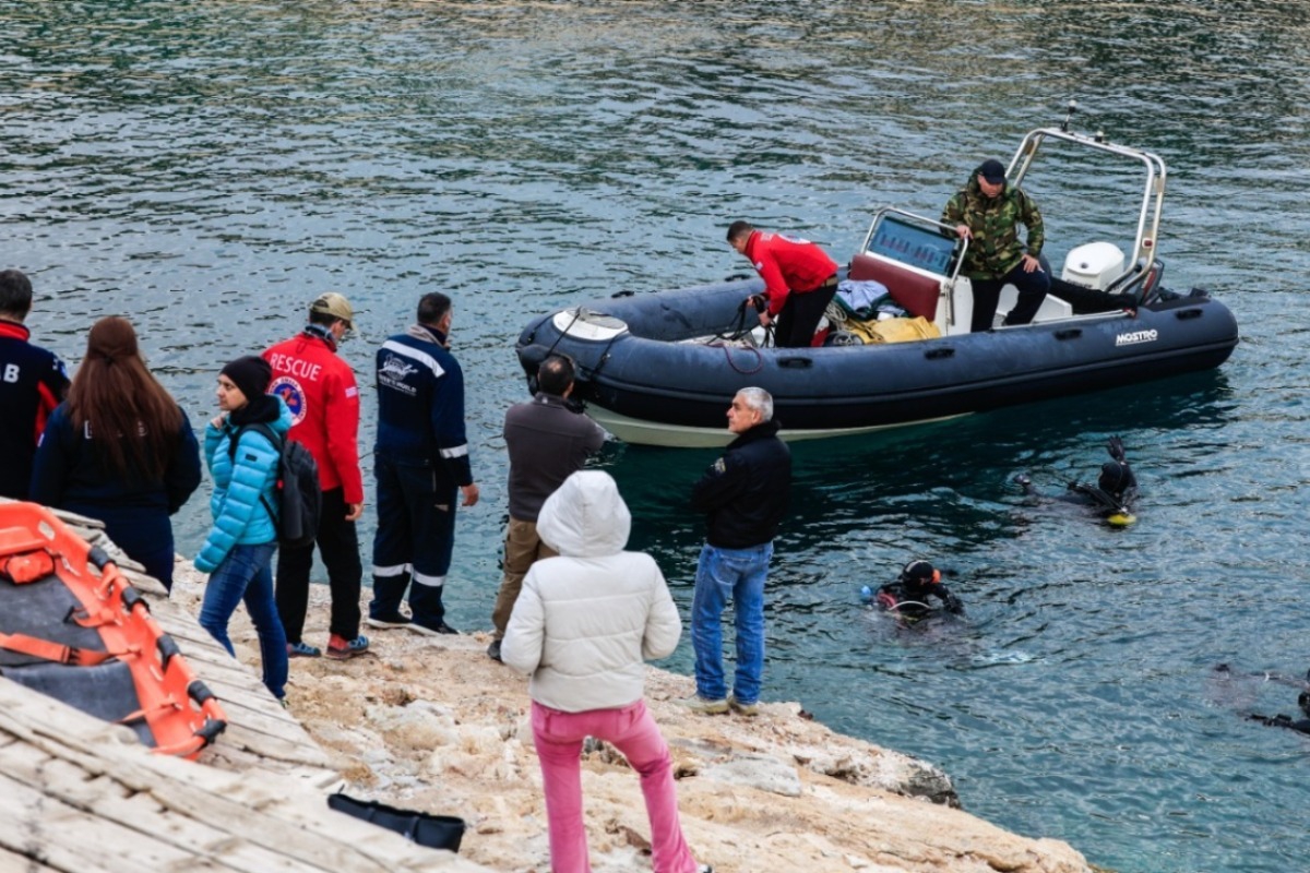 Πηγάδι του Διαβόλου: Τα τρία σενάρια για την τραγωδία με τον 34χρονο δύτη στη Βουλιαγμένη