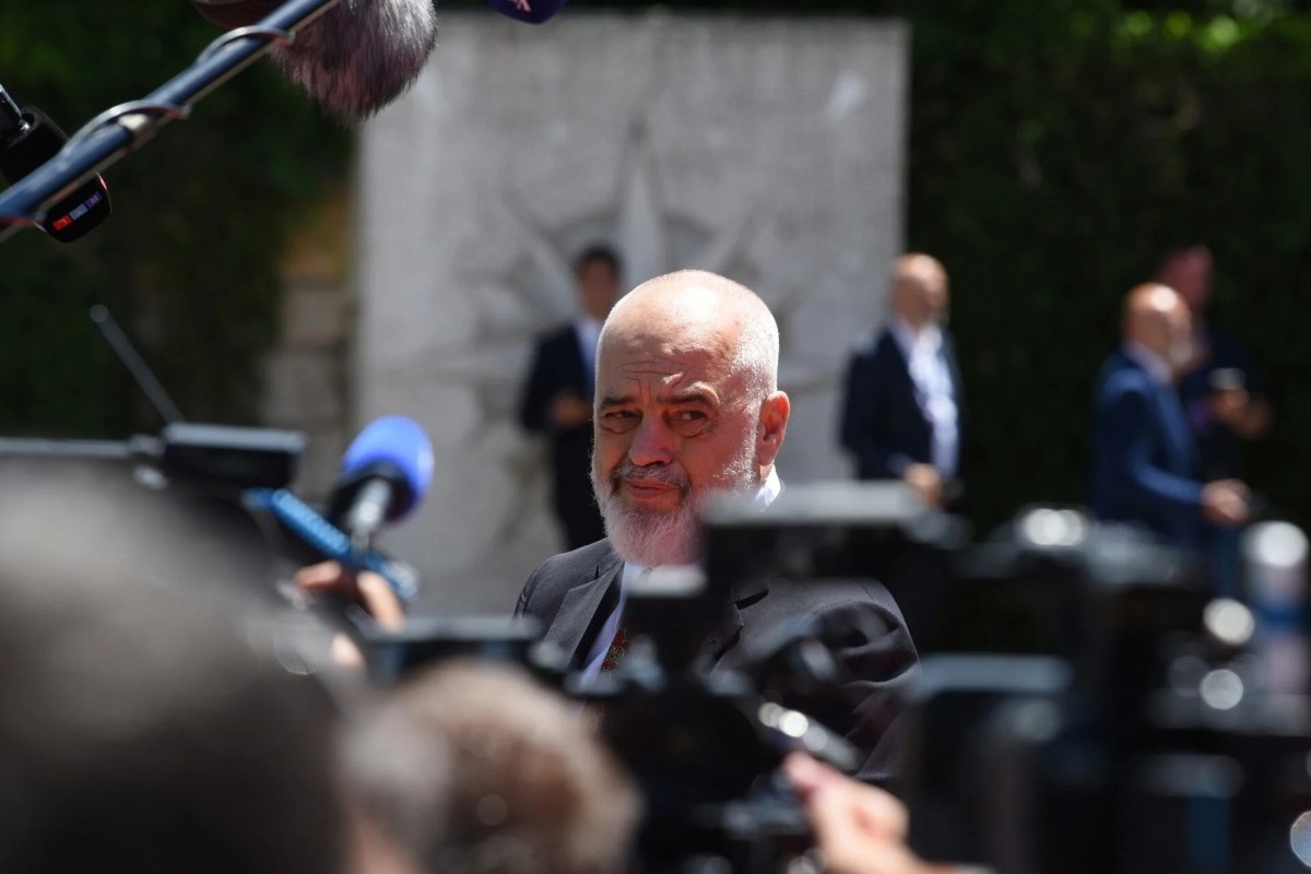 Αλβανία: Ο Έντι Ράμα αποκαλεί «ψέματα» τις πληροφορίες για το τουριστικό σχέδιο Κούσνερ