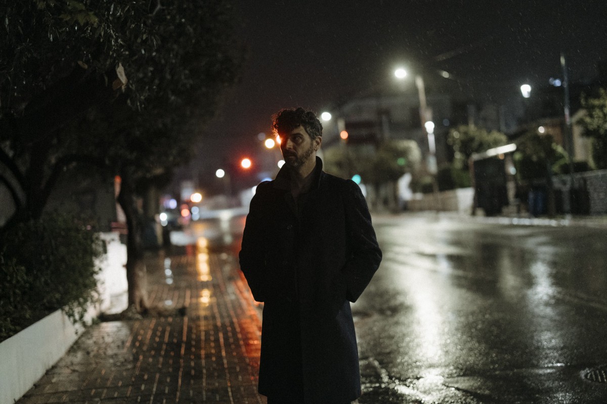 Πέτρος Κλαμπάνης: Κυκλοφόρησε το «Polis», πρώτο single από το νέο άλμπουμ ’96