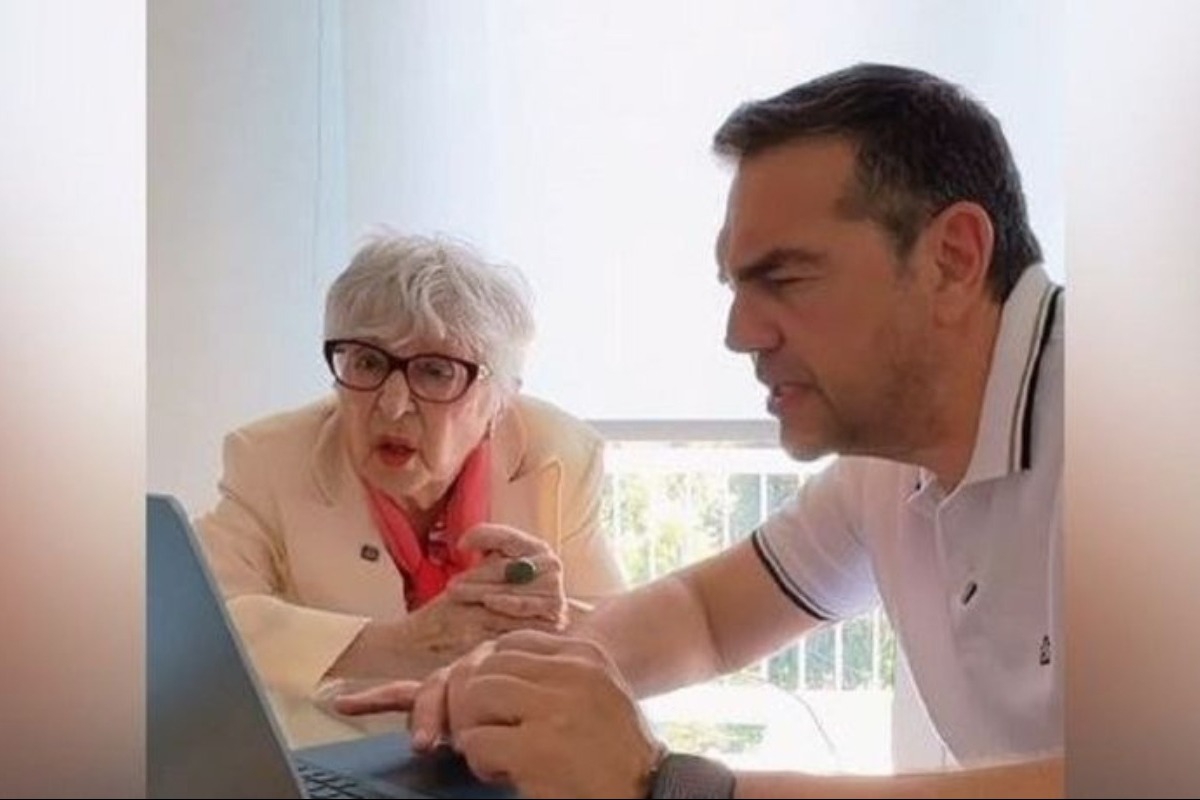 Ο Τσίπρας βοήθησε τη «Θεοπούλα» να γίνει μέλος της ΕΛΑΣ και να κάνει... «θραύση»
