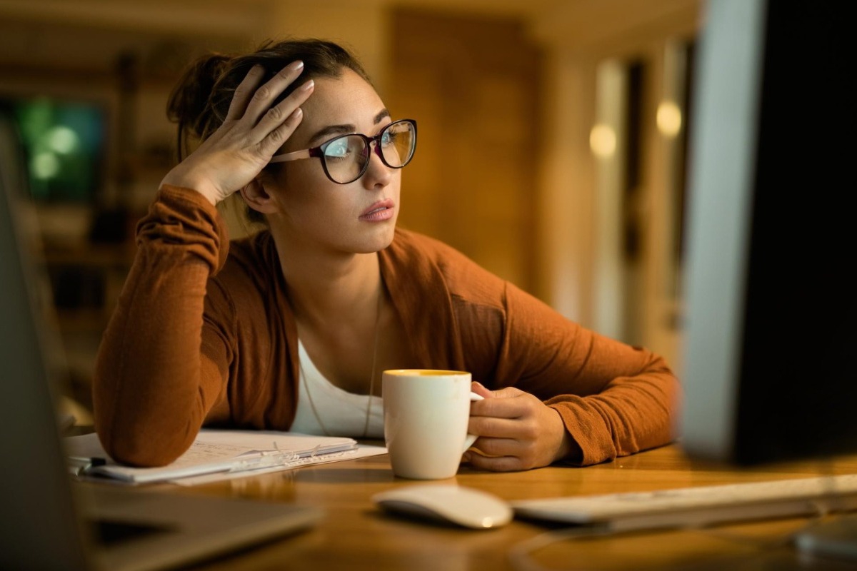 Σήμερα έμαθα: Γιατί η δουλειά με το ChatGPT σε κουράζει περισσότερο από την κανονική δουλειά; Το φαινόμενο AI «Brain Fry»