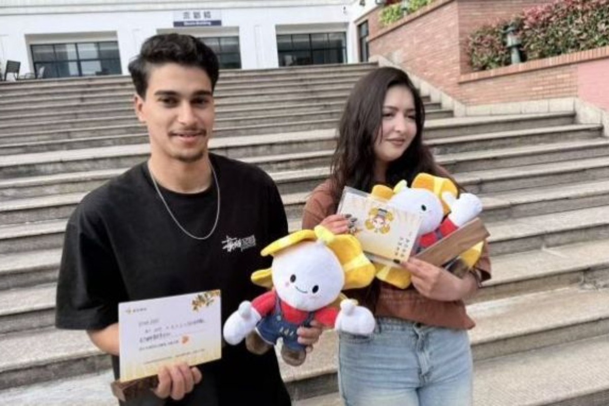 Ο Μαροκινός που έγινε «είδωλο» στην Κίνα ‑ «Την έσωσε και έφυγε σιωπηλά»