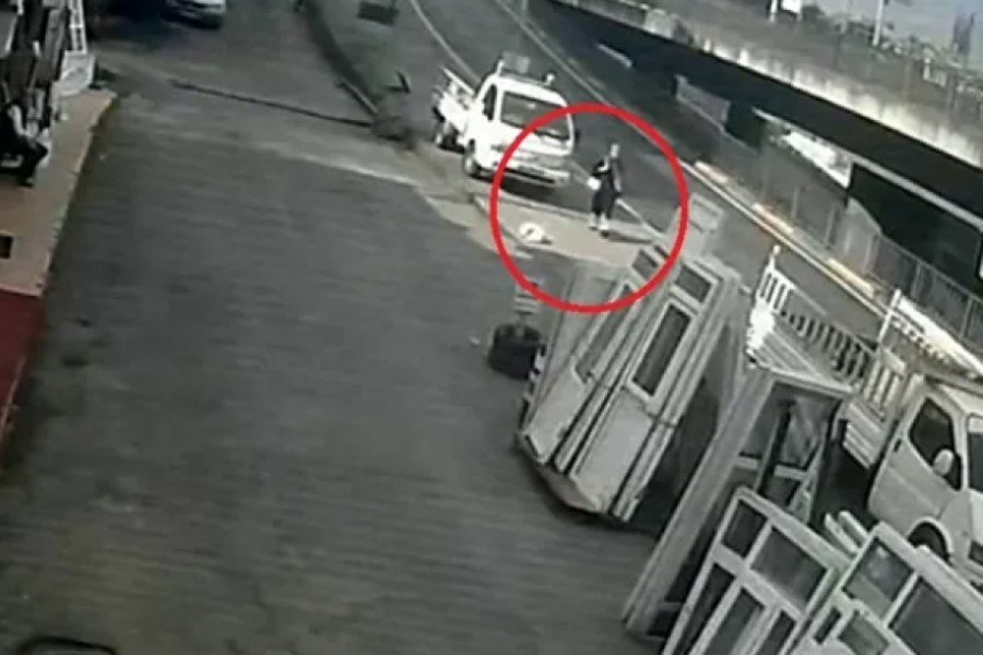 Τουρκία: 21χρονη χτυπήθηκε από λεωφορείο ενώ την κυνηγούσε αδέσποτος σκύλος, δίνει μάχη για τη ζωή της