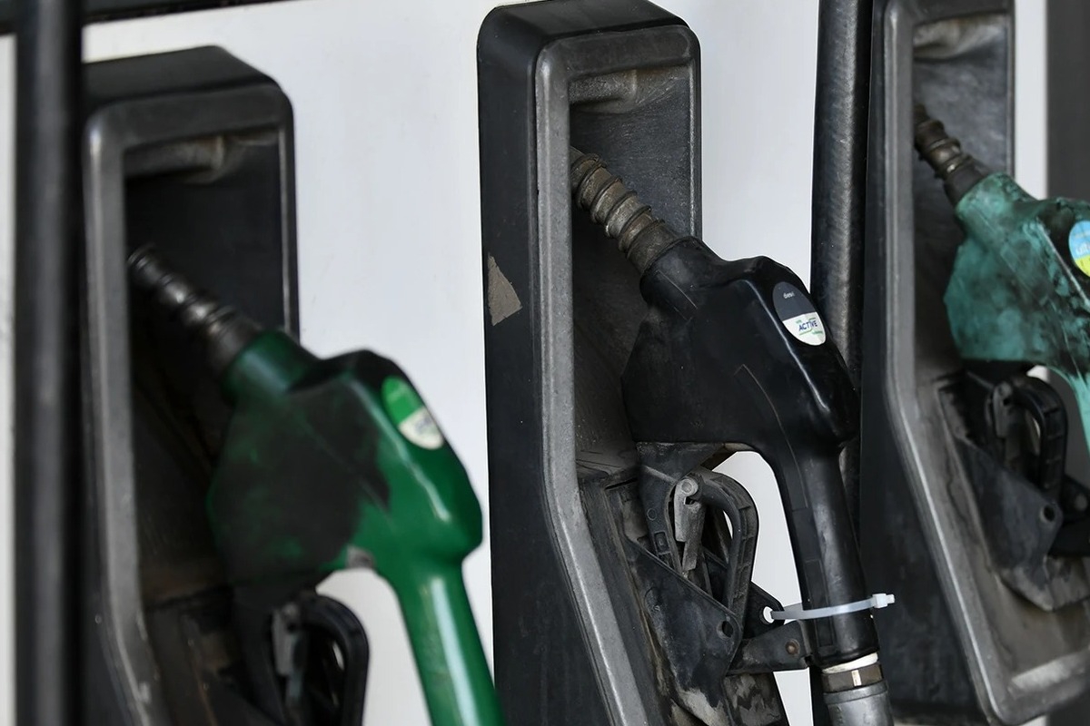 Οι βενζινοπώλες απειλούν με λουκέτο στα πρατήρια εξαιτίας του πλαφόν