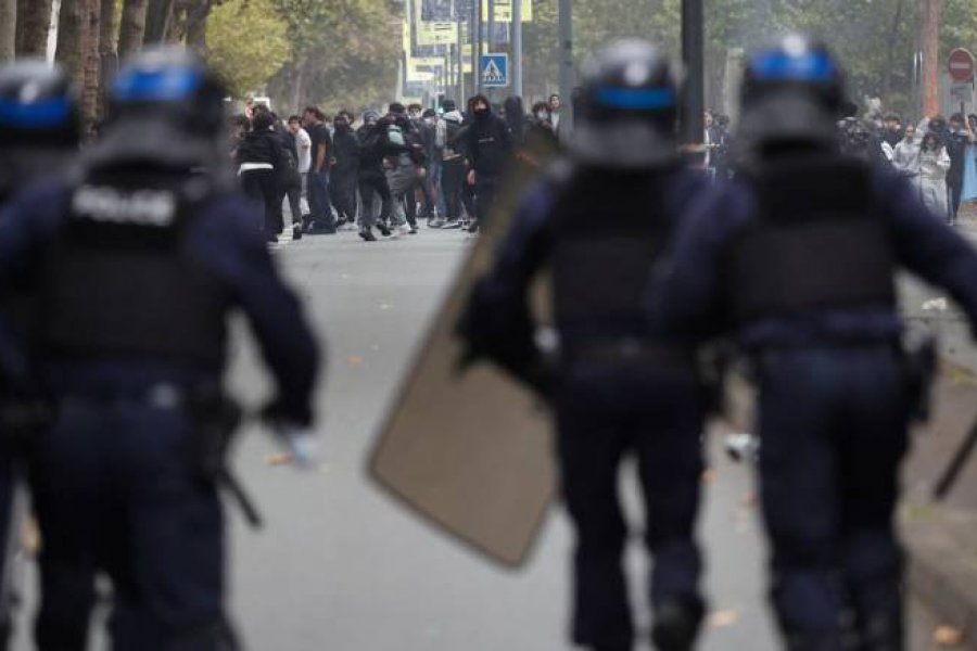 Γαλλία: «Ενδεδειγμένη» η αστυνομική βία κατά των μαθητών για το 41% ‑ «Υπερβολική» λένε οι νέοι