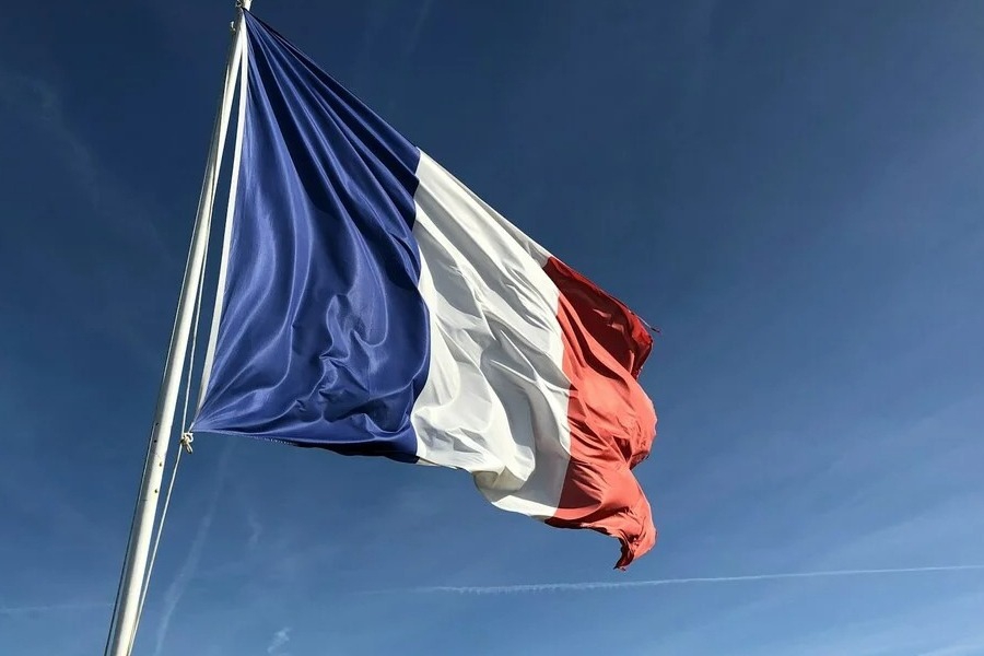 Η Γαλλία καταργεί τα «συζυγικά καθήκοντα» στο σeξ