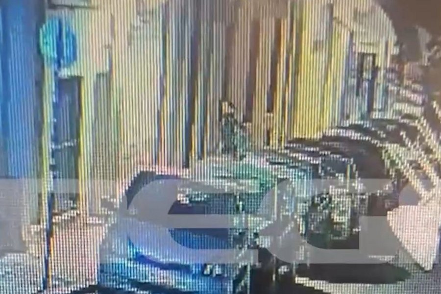 Η ηλικιωμένη που σκοτώθηκε στην Πλάκα έσωσε τους μαθητές του σχολικού – Το φως σε κλάσματα δευτερολέπτου που ήταν τελικά σωτήριο
