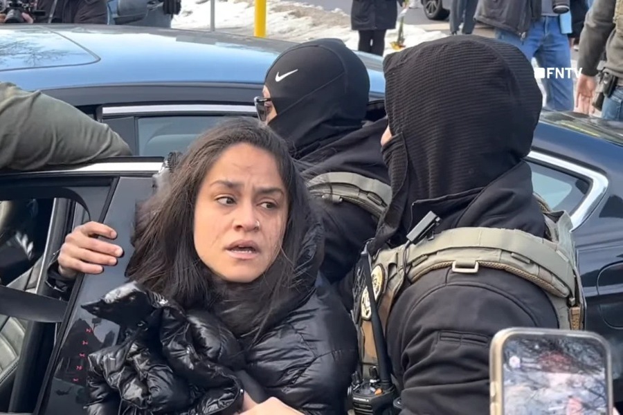 Μινεάπολη: Πράκτορες της ICE έσυραν ΑμεΑ πολίτη με τη βία από το όχημά της: «Πήγαινα στον γιατρό»