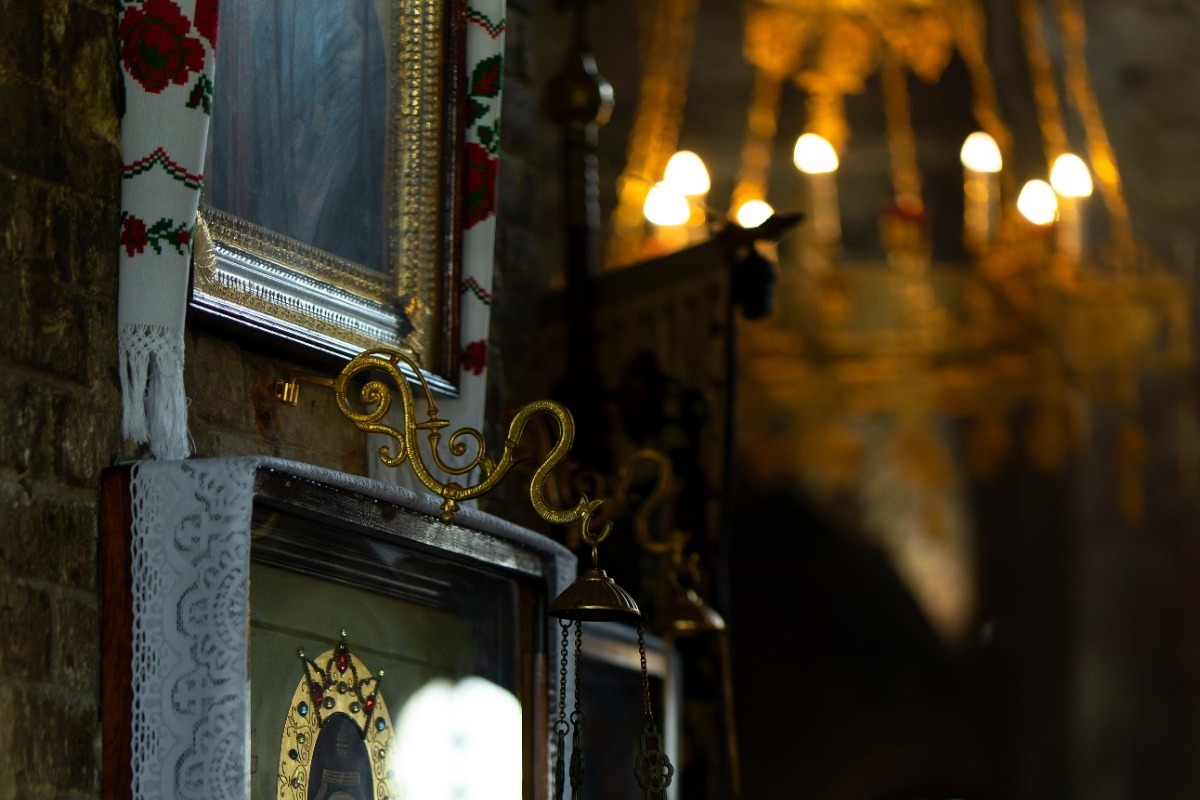 Έκλεψε εκκλησία και έκρυψε τα κλοπιμαία σε παρτέρι ‑ Πού τον τσάκωσαν