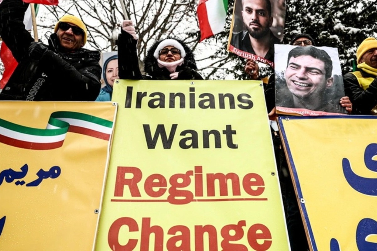 Εξέγερση κατά των μουλάδων στο Ιράν: Μεγάλες διαδηλώσεις ‑ Xωρίς Ίντερνετ η χώρα