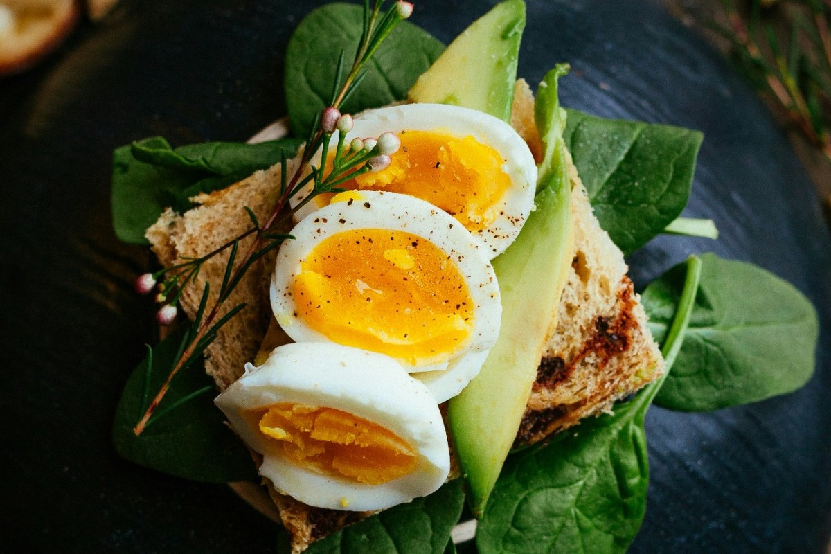 Οι 10 «έξυπνοι» συνδυασμοί τροφίμων που ανεβάζουν καύσεις και κόβουν την πείνα ‑ Χωρίς δίαιτα!