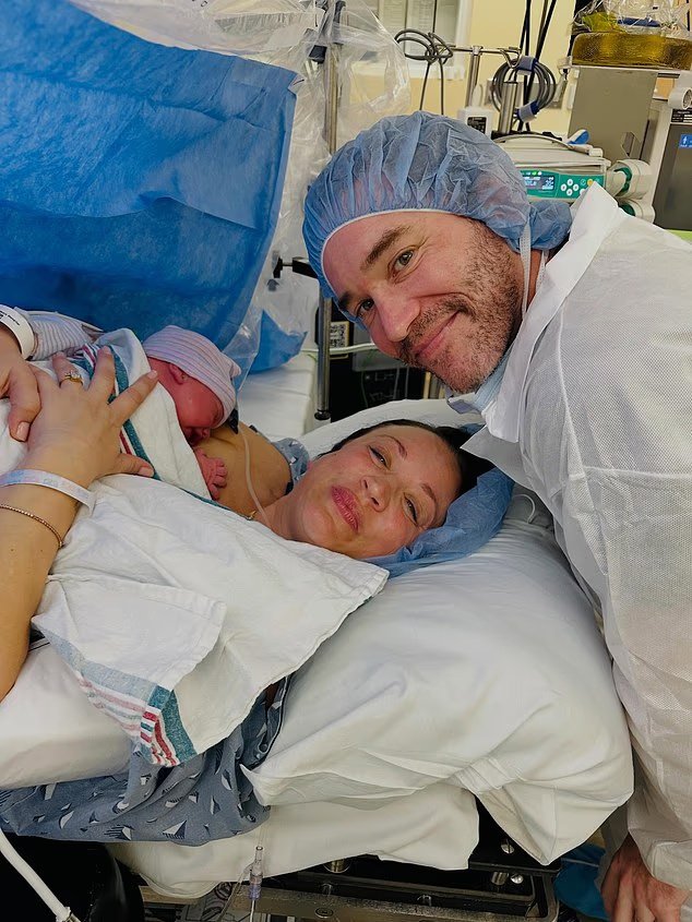 Kaley Cuoco - Κόρη