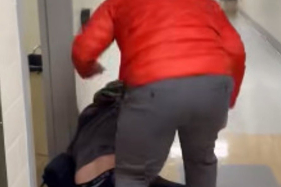 Οχάιο: Απίστευτη επίθεση καθηγητή πανεπιστημίου σε δημοσιογράφο