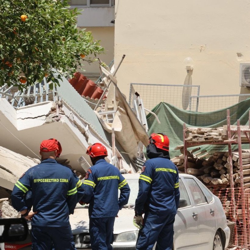 Κατάρρευση πολυκατοικίας στην οδό Αλκμήνης 22, στα Πετράλωνα.