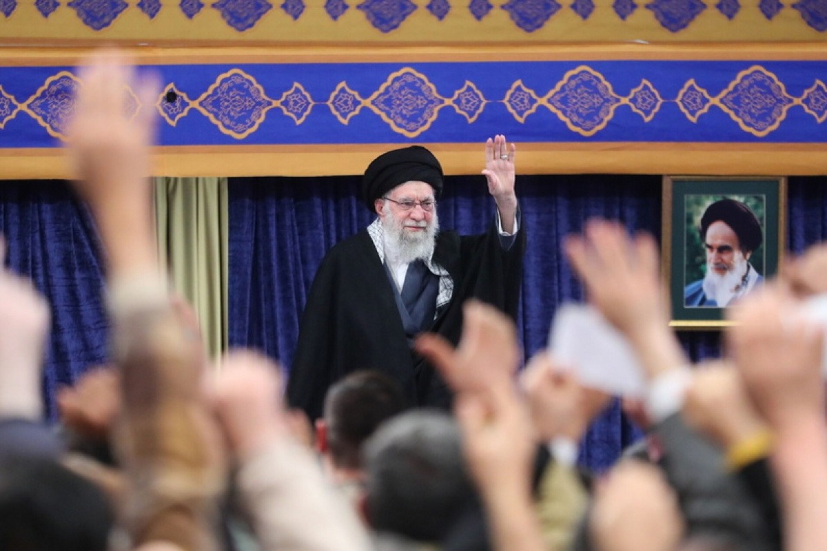 Χαμενεΐ: Ο αλαζόνας Τραμπ θα «πέσει» σαν τον Φαραώ και τον Σάχη, έχει τα χέρια του λερωμένα με αίμα