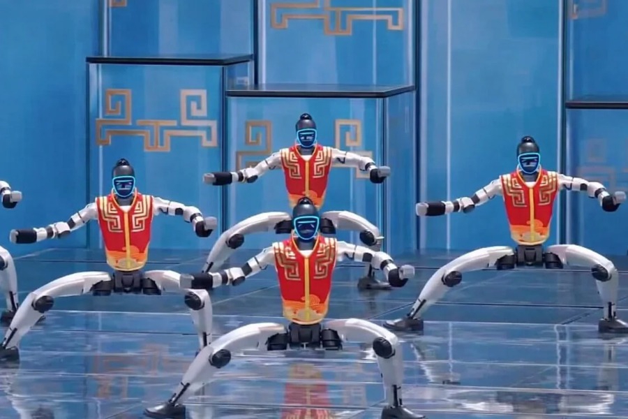 Ανθρωποειδή ρομπότ στην Κίνα: Από τις γκάφες του 2025 στα εντυπωσιακά σόου kung fu του 2026