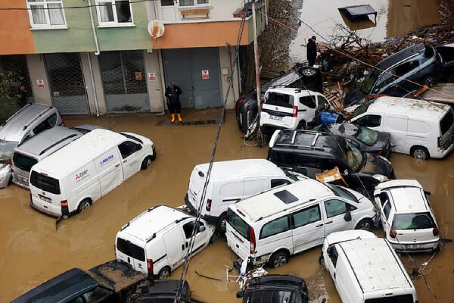 Κωνσταντινούπολη: Τέσσερις νεκροί στις χειρότερες πλημμύρες από το 1942