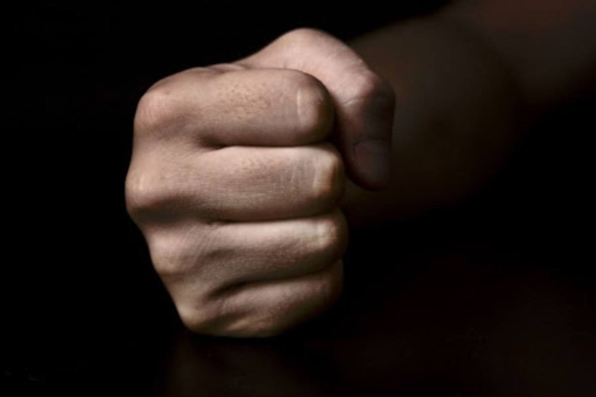 Βόλος: Δύο αδέρφια χτύπησαν και εκβίαζαν 15χρονο για ένα «like» σε φωτογραφία μίας κοπέλας