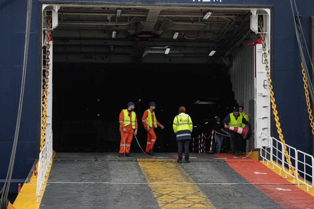 Λέσβος: Έκτη ημέρα μπλόκου στο λιμάνι Μυτιλήνης ‑ Ελλείψεις στα ράφια λόγω αφθώδους πυρετού