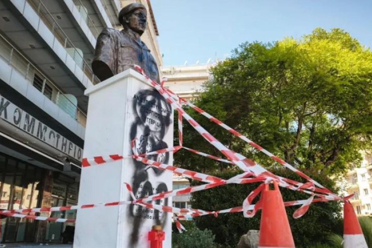 Θεσσαλονίκη: Βανδάλισαν την προτομή του Λυγγερίδη, του αστυνομικού που δολοφονήθηκε στου Ρέντη