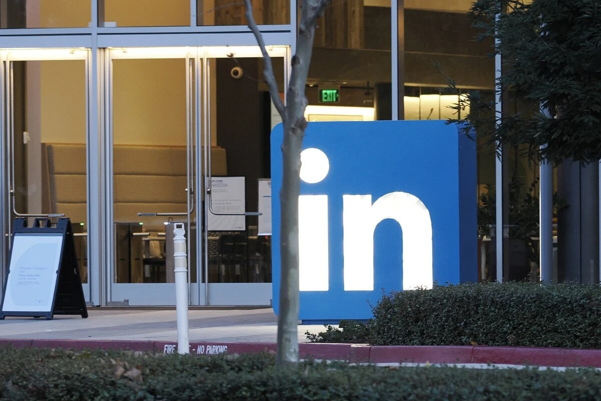 LinkedIn: Κρυφός κώδικας ελέγχει ποιες επεκτάσεις έχει ο browser σας, σύμφωνα με έρευνα