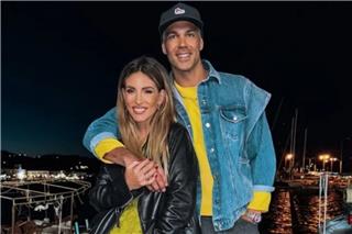 Αθηνά Οικονομάκου: Ο Τσερέλα ζωγραφίζει με την κόρη της, Σιέννα ενώ εκείνη τους φωτογραφίζει