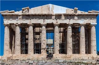 Ιστορική στιγμή: Το δυτικό αέτωμα του Παρθενώνα ολοκληρώθηκε έπειτα από 220 χρόνια