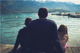 «Ενεργοί Μπαμπάδες»: Ζητούν κατάργηση της διάταξης για συνεπιμέλεια με επιστολή στον πρωθυπουργό