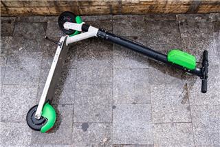 Παγκράτι: Ανδρας που οδηγούσε πατίνι έπεσε και έχασε την ζωή του