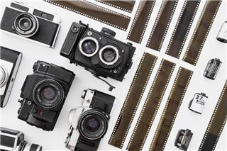 Πώς δύο φοιτητές έστησαν μια αυτοκρατορία φωτογραφίας και πούλησαν χιλιάδες παλιές κάμερες