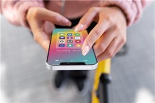 Έλεγαν πως η τεχνητή νοημοσύνη θα σβήσει αυτή τη δουλειά, κι όμως την πολλαπλασίασε