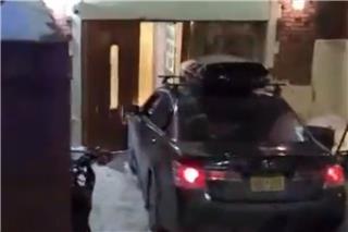 Αυτοκίνητο έπεσε πάνω σε συναγωγή στη Νέα Υόρκη: Έρευνα για έγκλημα μίσους - Βίντεο