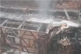 Τραγωδία στον Ισημερινό: Πάνω από 10 νεκροί μετά την πτώση λεωφορείου σε χαράδρα