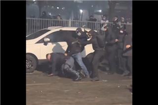 Τορίνο: Αστυνομικός δέχτηκε επίθεση με σφυρί κατά την διάρκεια σφοδρών συγκρούσεων με διαδηλωτές