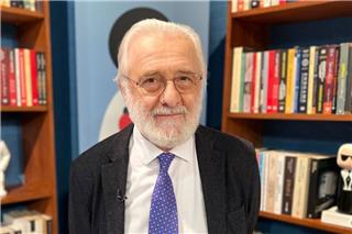 Γιάννης Σμαραγδής: «Συναντήθηκα με τη Μαρία Καρυστιανού, της ξεκαθάρισα πως είμαι μοναχικός λύκος»