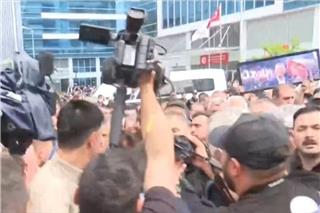 Τουρκία: Επέμβαση αστυνομίας στα κεντρικά γραφεία του CHP - Επεισόδια οπαδών Οζέλ - Κιλιτσντάρογλου