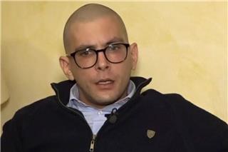 Ο δήμαρχος Αγίου Ευστρατίου χειρουργήθηκε για αφαίρεση όγκου – Τα χαμόγελα έξω από το νοσοκομείο