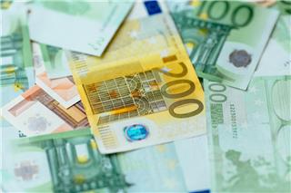 Εγκρίθηκε δάνειο ύψους 90 δισ. ευρώ προς την Ουκρανία από την ΕΕ