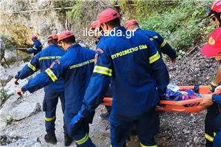 Λευκάδα: Μάχη για τη ζωή της δίνει 50χρονη - Αποκολλήθηκε βράχος και έπεσε στο κεφάλι της