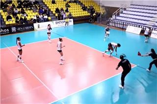 Τρομακτική στιγμή: Κομμάτια από το ταβάνι έπεσαν σε αθλήτρια στο Αρης – Α.Ο. Θήρας (βίντεο)