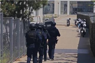 Εντοπίστηκε στην Πάτρα ο 89χρονος πιστολέρο – Έφοδος σε ξενοδοχείο, είχε γεμάτο περίστροφο