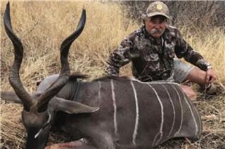 Ελέφαντες ποδοπάτησαν μέχρι θανάτου Αμερικανό εκατομμυριούχο που κυνηγούσε σε σαφάρι στην Αφρική