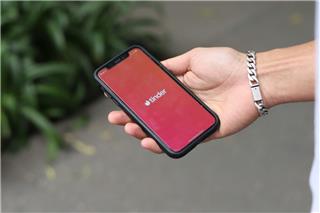 Tinder: Λανσάρει λειτουργία AI που σαρώνει τις φωτογραφίες για να βρει κατάλληλο ταίρι