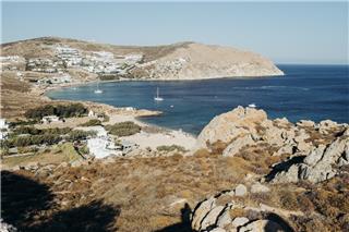 Μικρές αποδράσεις δίπλα στην Αθήνα που θα σου φτιάξουν τη διάθεση σε μία μέρα