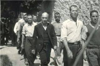 Κηρύχθηκαν μνημείο οι 12 φωτογραφίες από την εκτέλεση των 200 στην Καισαριανή