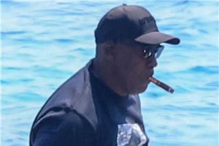 Μάικλ Τζόρνταν στη Μύκονο: Γιοτ, πούρο και βραδινό στο NAMMOS