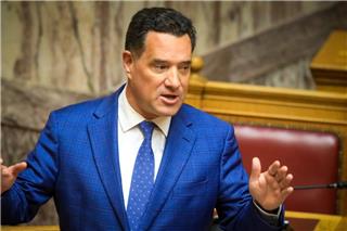 «Καμία υπερεργασία, πληρώθηκε κανονικά» λέει ο Αδωνις Γεωργιάδης για την ειδικευόμενη που εφημέρευε 5 συνεχόμενες ημέρες