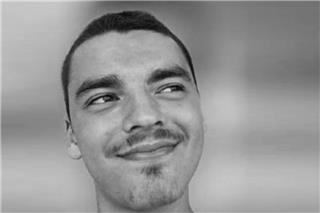 Θεσσαλονίκη: Τελετή μνήμης για τον Αλκη Καμπανό – 19 κεριά στο σημείο της δολοφονίας του