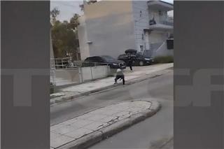 Ανω Λιόσια: Ανήλικοι πετούν πέτρες σε λεωφορείο και επιβάτες ‑ Το βίντεο της επίθεσης