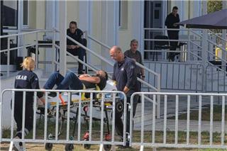 Αποχώρησε με φορείο ο Πάνος Ρούτσι στη δίκη για τα Τέμπη: «Δεν θα σταματήσω μέχρι να μάθω πώς πέθανε το παιδί μου»